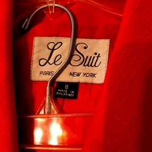 LeSuit Pink Suit with navy trim and navy skirt. Vintage. Perfect condition.